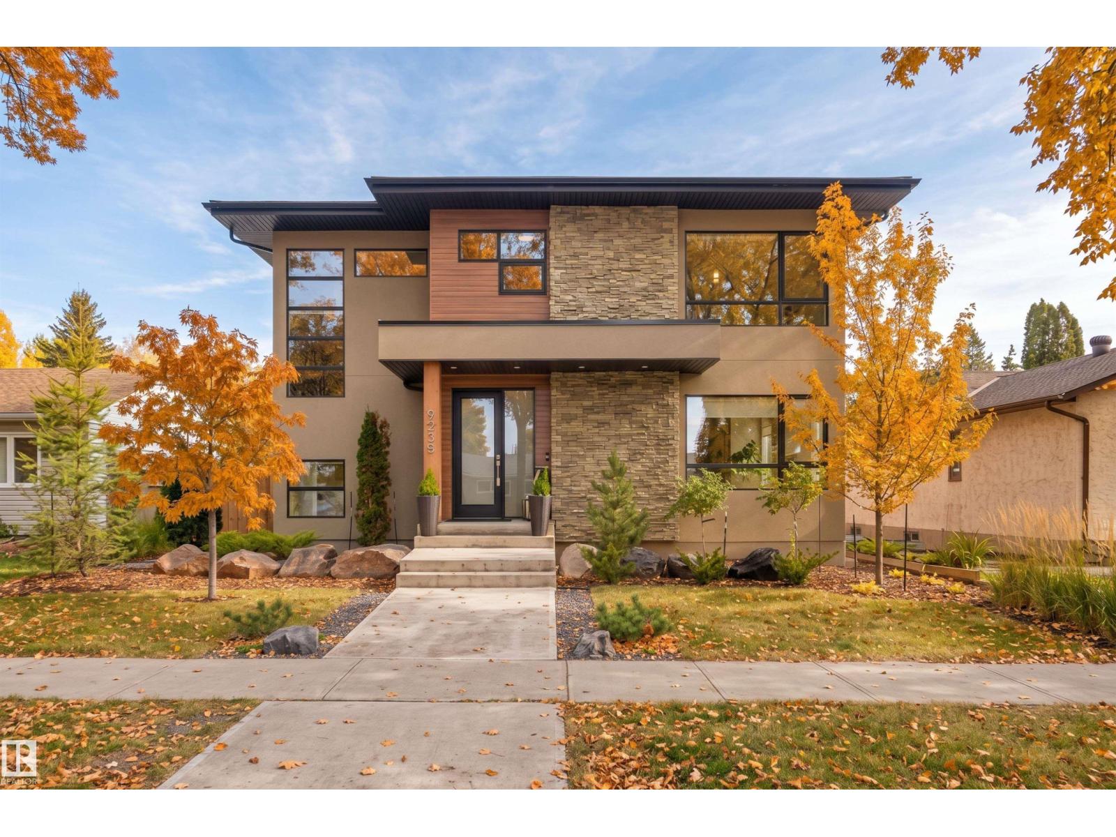 9235 148 ST NW