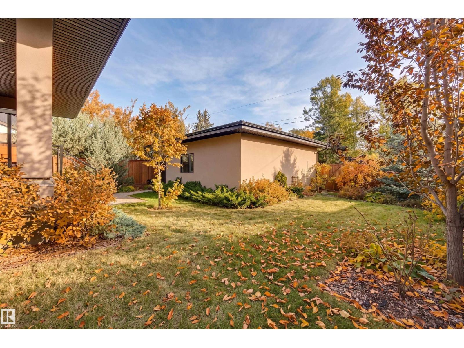9235 148 ST NW