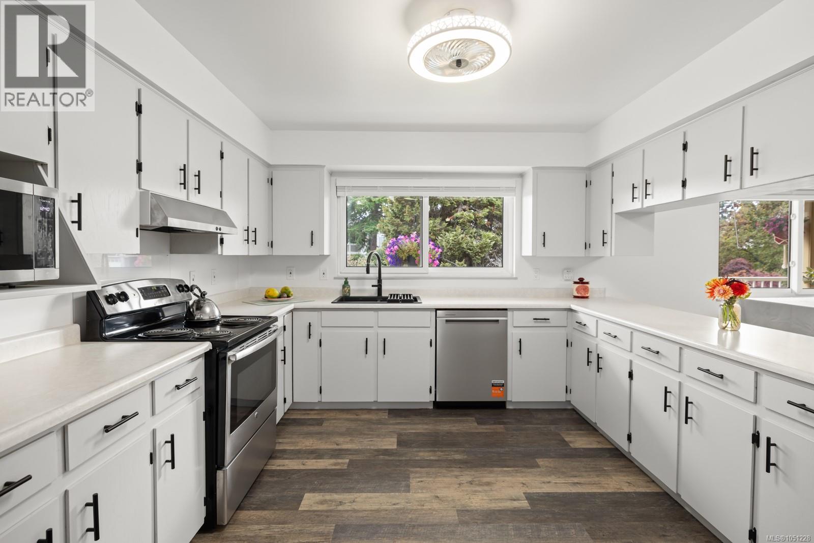 586 Normandy Rd