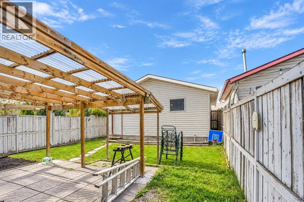 177 Erin Circle SE, Calgary, Alberta  T2B 3H8 - Photo 31 - A2349920