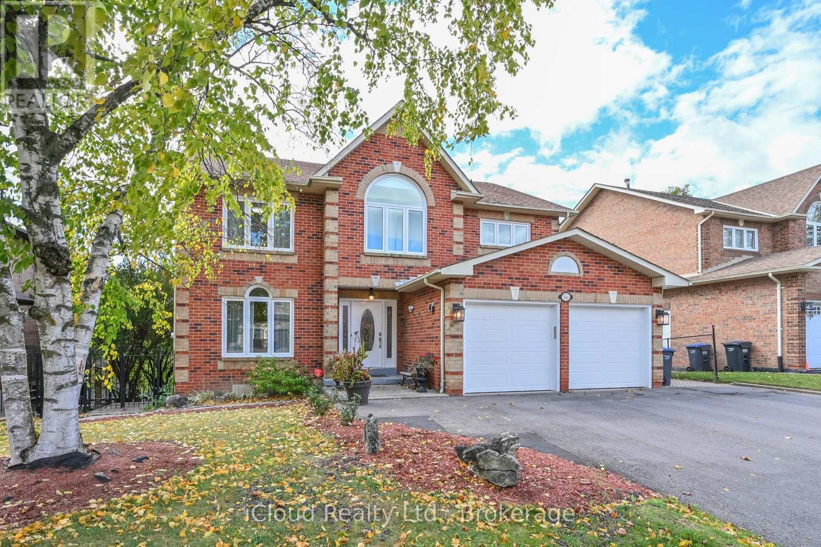 141 Kenpark Avenue, Brampton, Ontario  L6Z 3J8 - Photo 2 - W13882406