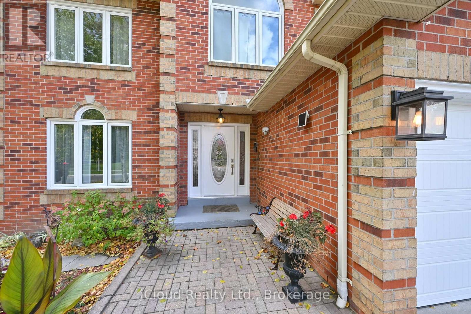 141 Kenpark Avenue, Brampton, Ontario  L6Z 3J8 - Photo 3 - W13882406