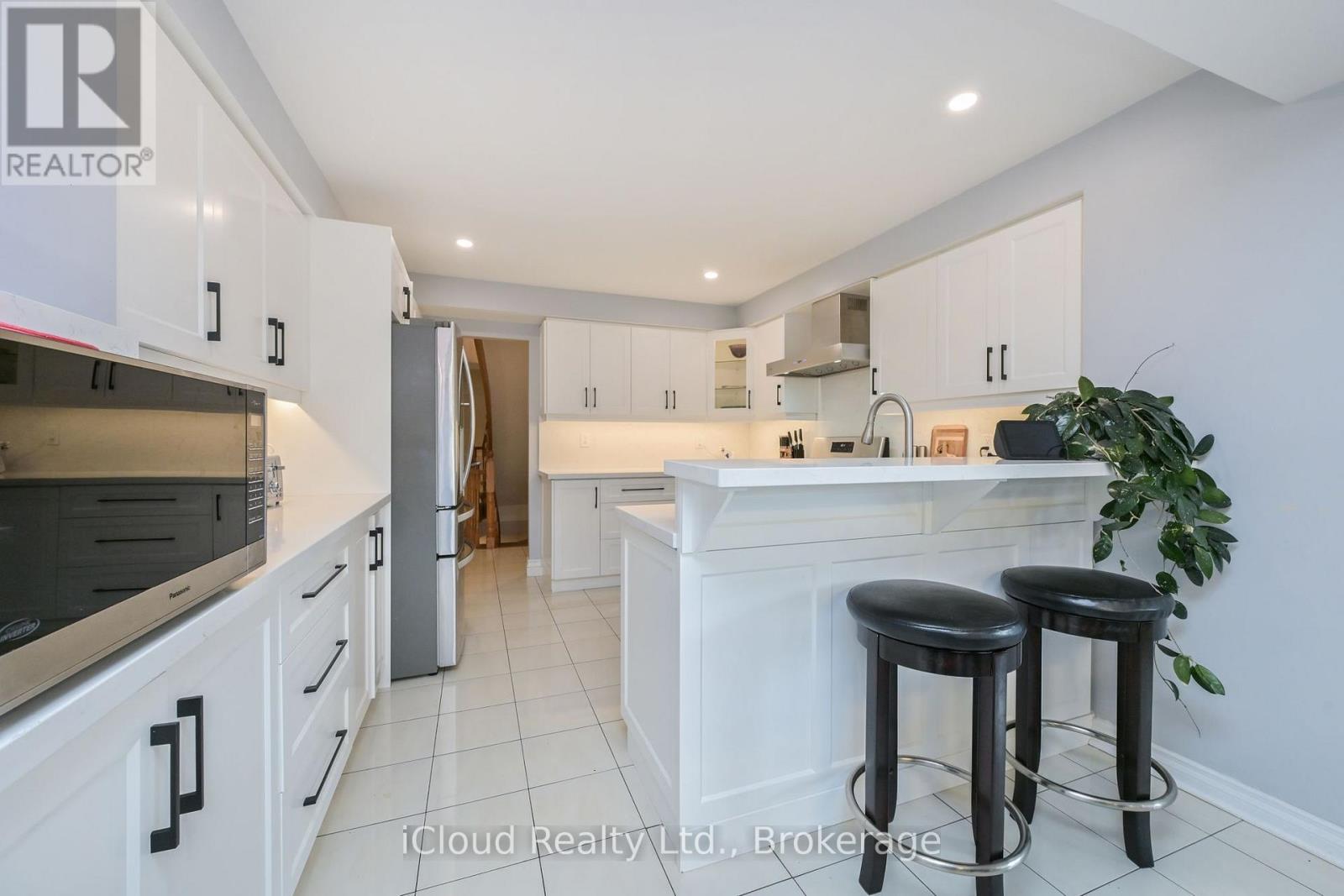 141 Kenpark Avenue, Brampton, Ontario  L6Z 3J8 - Photo 7 - W13882406