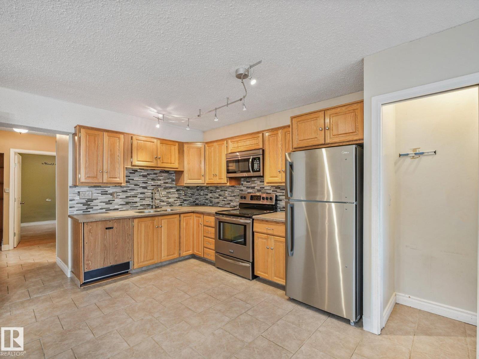 12209 94 ST NW