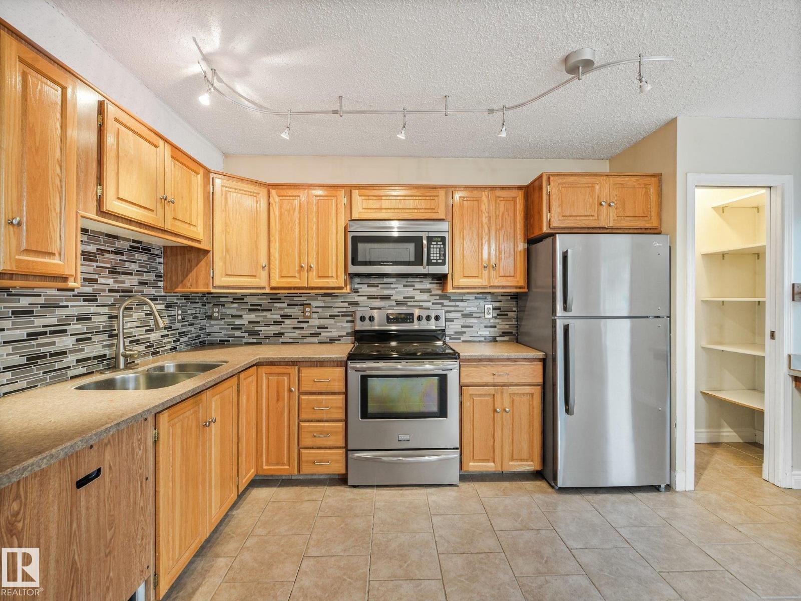 12209 94 ST NW
