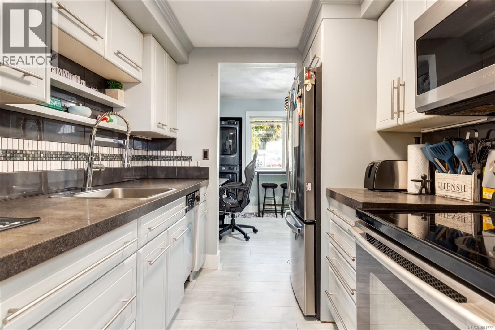 12 285 Harewood Rd
