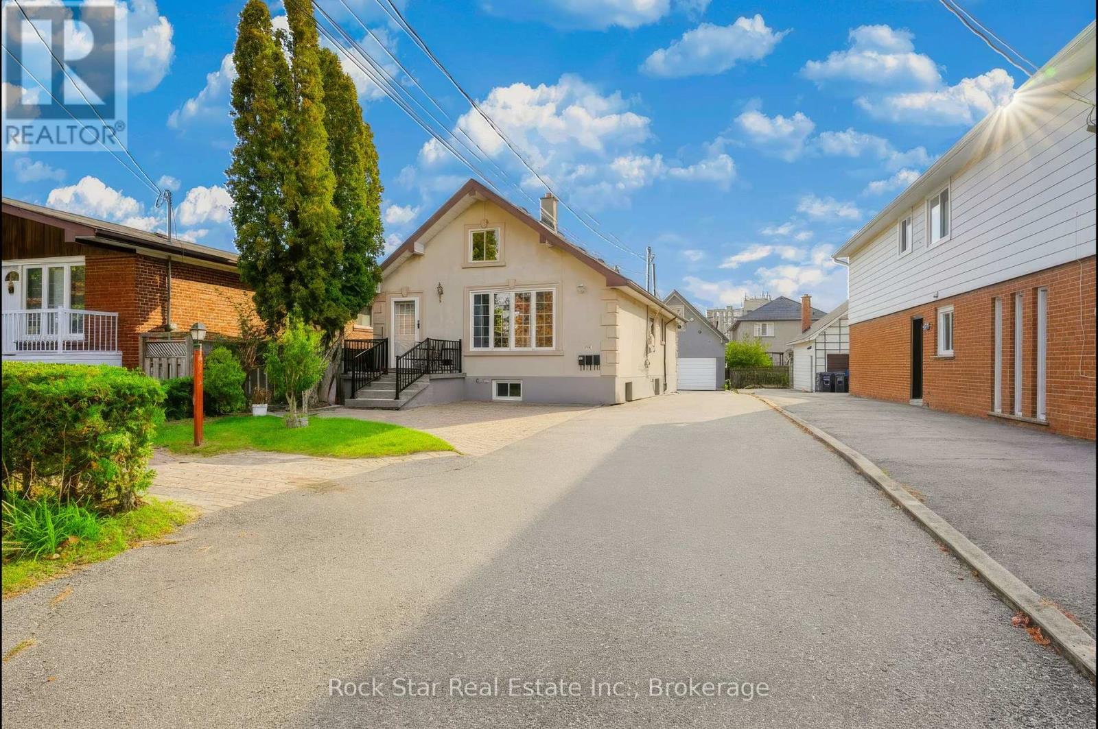 1162 NORTHMOUNT AVENUE, Mississauga, Ontario