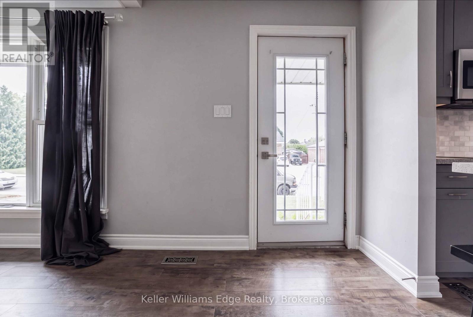 Upper - 17 West 21st Street, Hamilton, Ontario  L9C 4M3 - Photo 4 - X14024660
