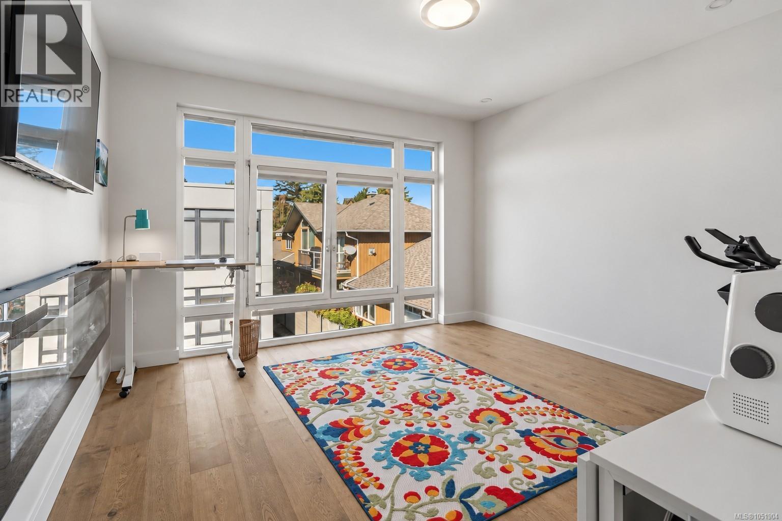 6 9667A First St