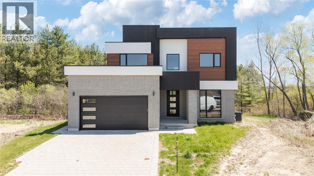 204 MERRITT COURT, Parkhill, Ontario