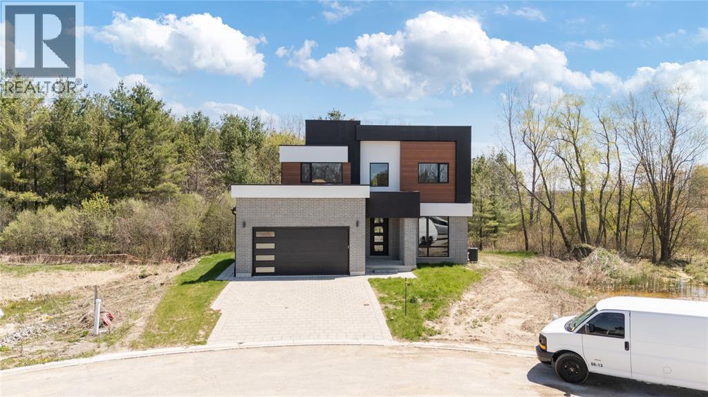 204 Merritt Court, Parkhill, Ontario  N0M 2K0 - Photo 4 - 26025139
