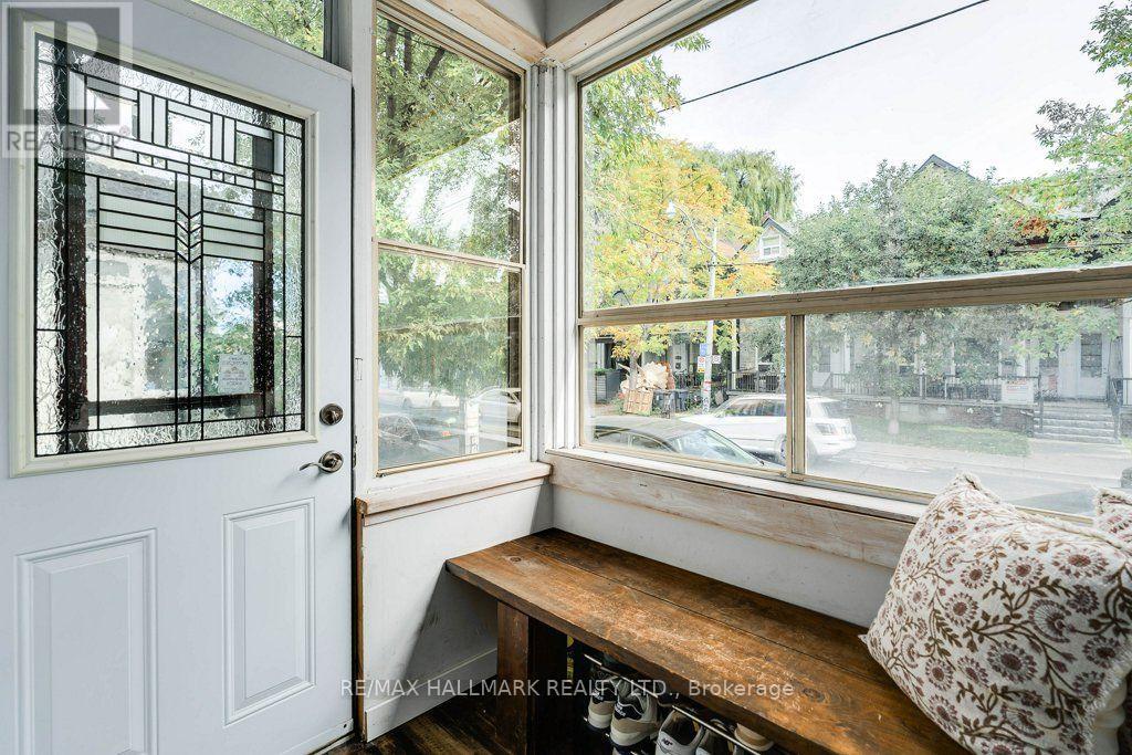 502 Lansdowne Avenue, Toronto, Ontario  M6H 3Y3 - Photo 2 - C14024146