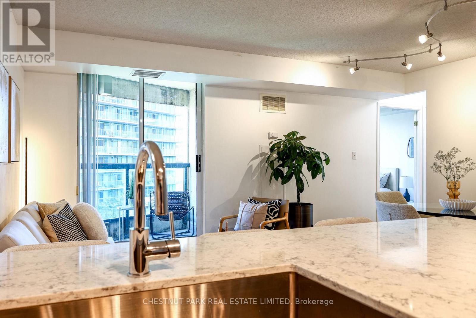 615 - 23 Lorraine Drive, Toronto, Ontario  M2N 6Z6 - Photo 7 - C14027416