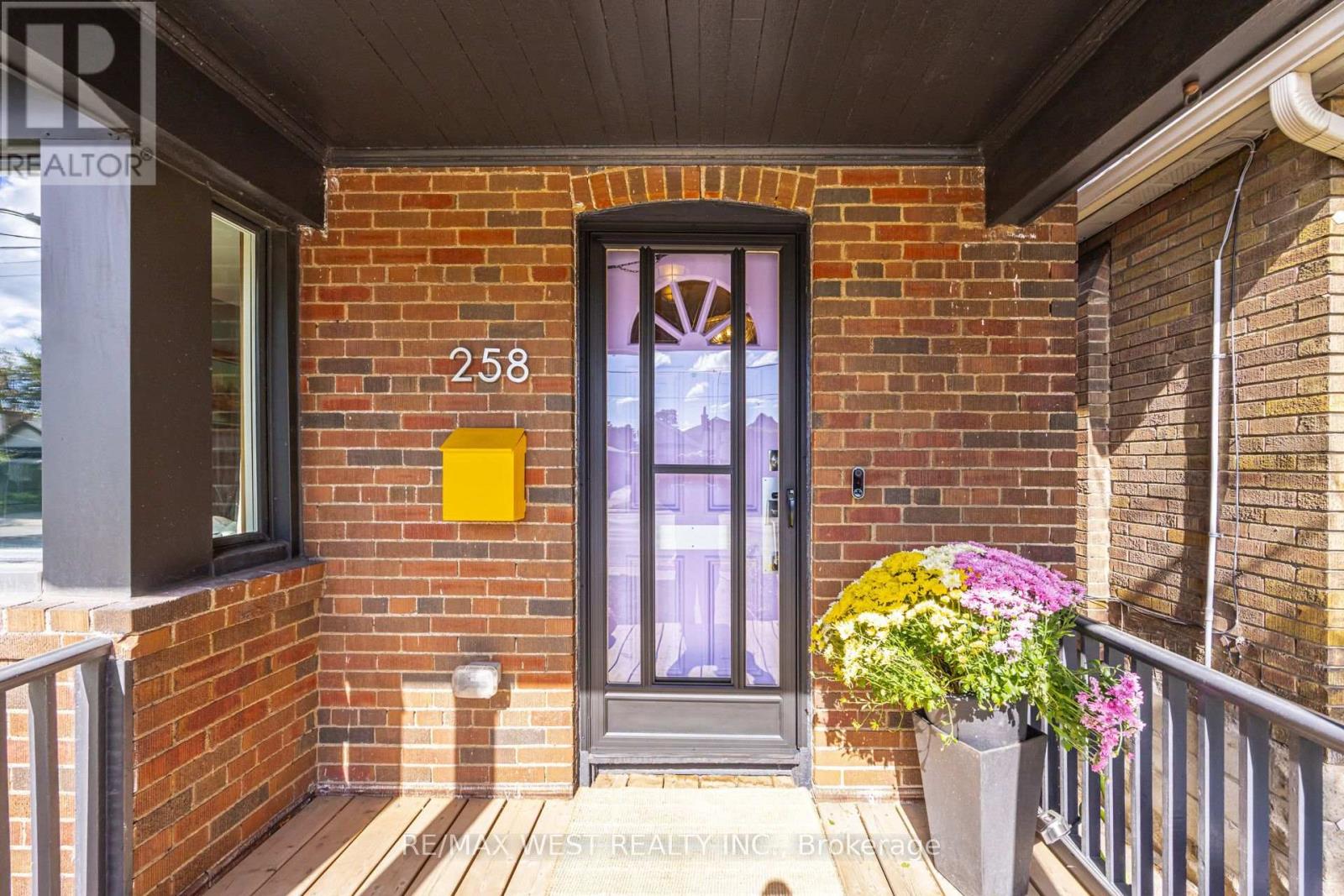 258 O'connor Drive, Toronto (East York), Ontario  M4J 2T6 - Photo 3 - E14026606