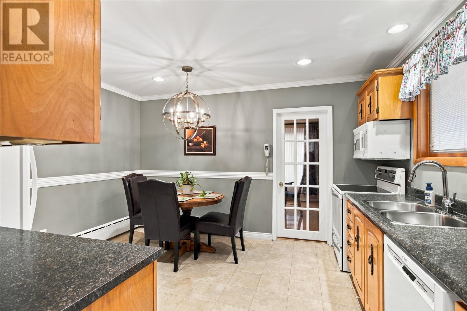 35 Cowan Avenue, St.John's — photo 12