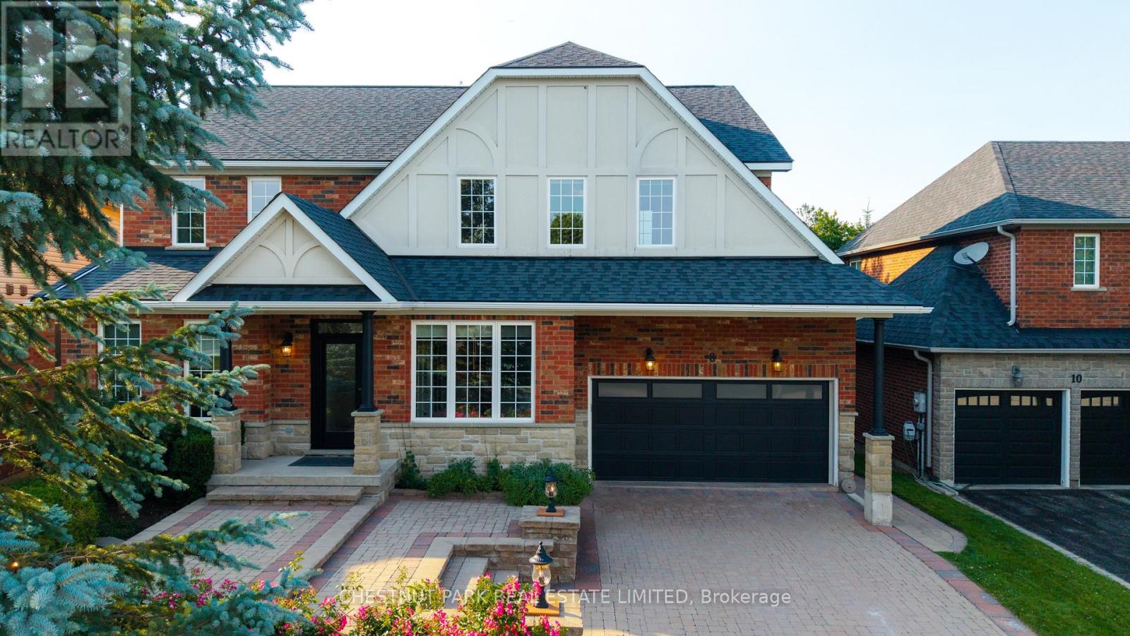 8 CYRIL RICHARDSON COURT, Uxbridge, Ontario