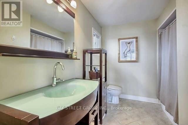 123 Heathwood Heights Drive, Aurora, Ontario  L4G 4W2 - Photo 12 - N14026396