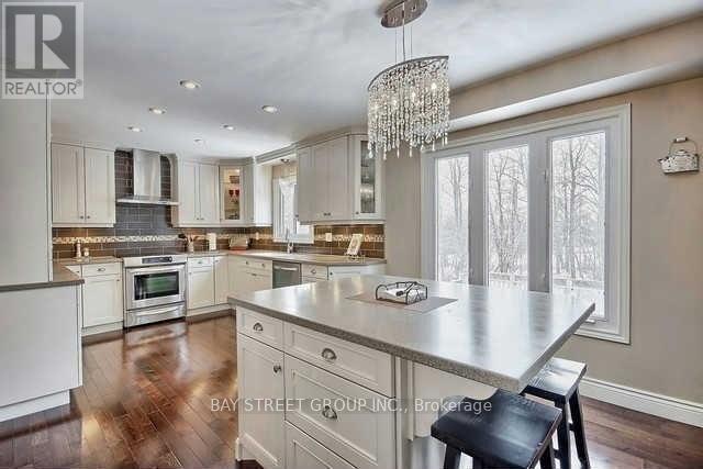 123 Heathwood Heights Drive, Aurora, Ontario  L4G 4W2 - Photo 7 - N14026396