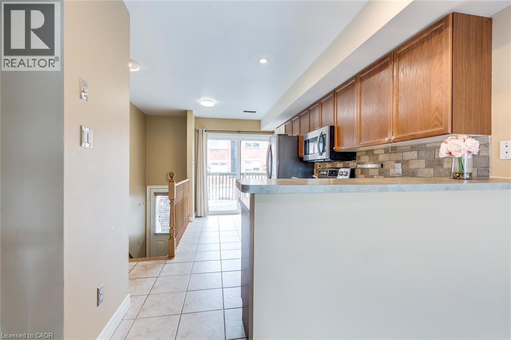 1751 Lampman Avenue Unit# 51, Burlington, Ontario  L7L 6W3 - Photo 5 - 40870446
