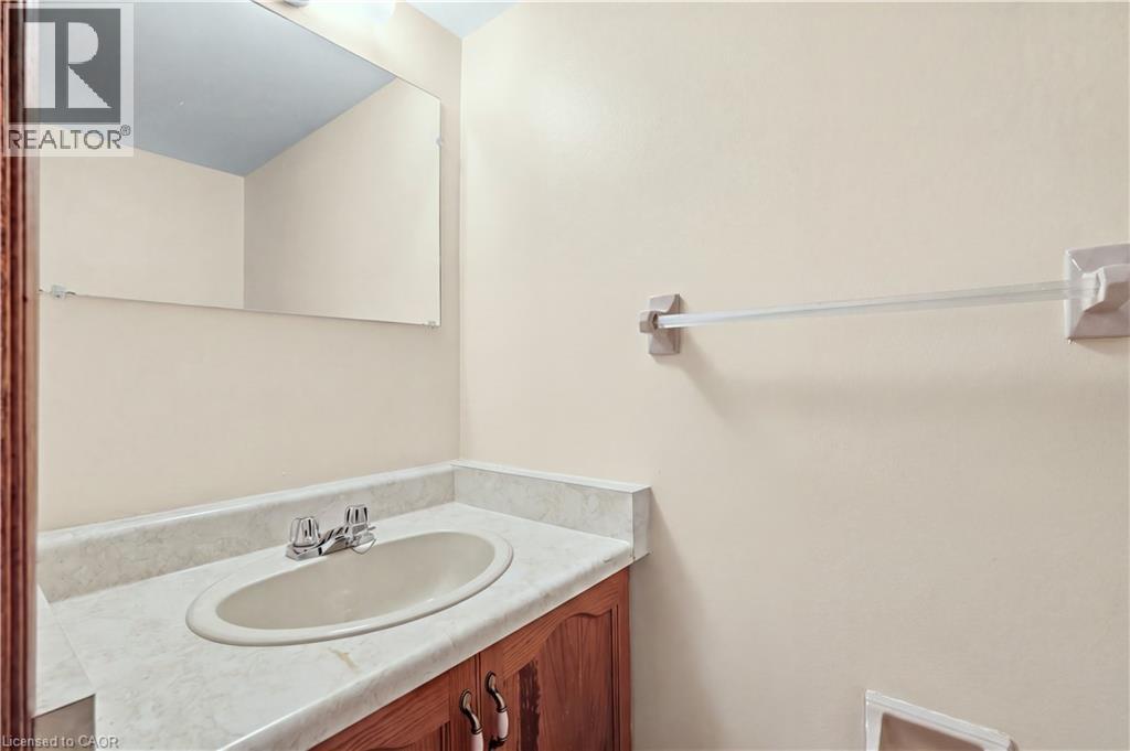 106 Como Place, Hamilton, Ontario  L9B 1Y1 - Photo 32 - 40870717