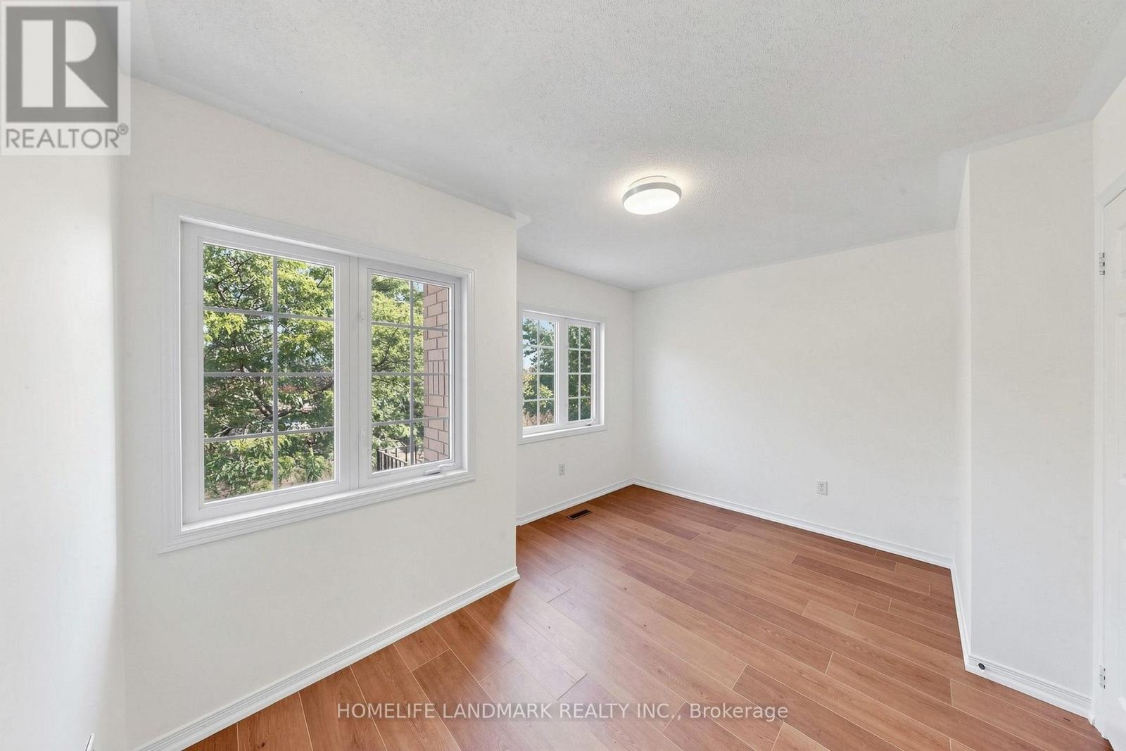 552 Thelma Street, Burlington, Ontario  L7L 6W9 - Photo 38 - W14025340