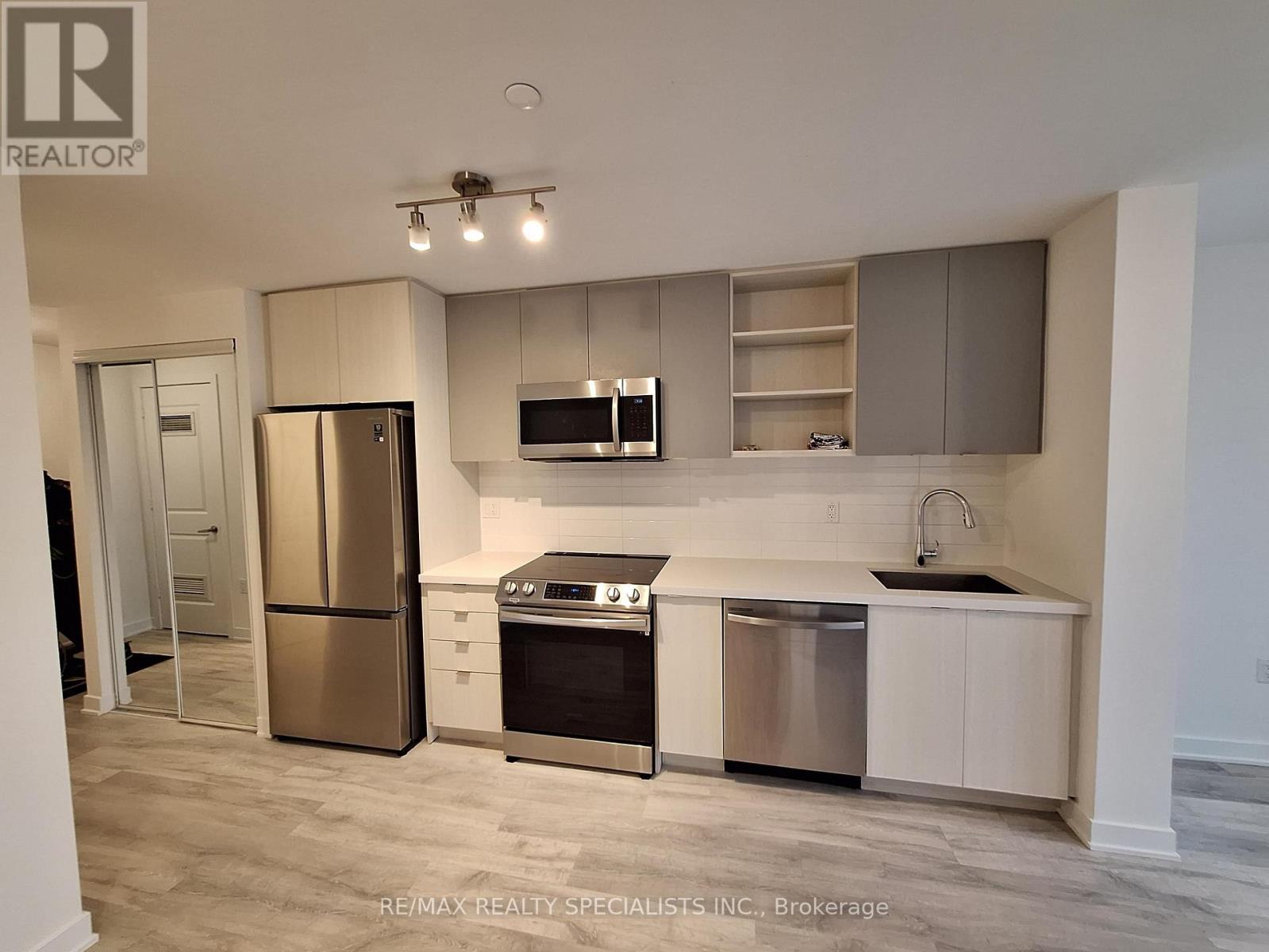 404b - 4655 Metcalfe Avenue, Mississauga, Ontario  L5M 0Z7 - Photo 6 - W14025356