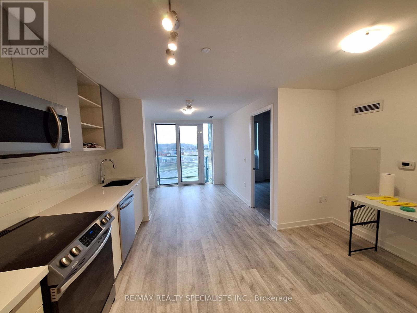 404b - 4655 Metcalfe Avenue, Mississauga, Ontario  L5M 0Z7 - Photo 8 - W14025356