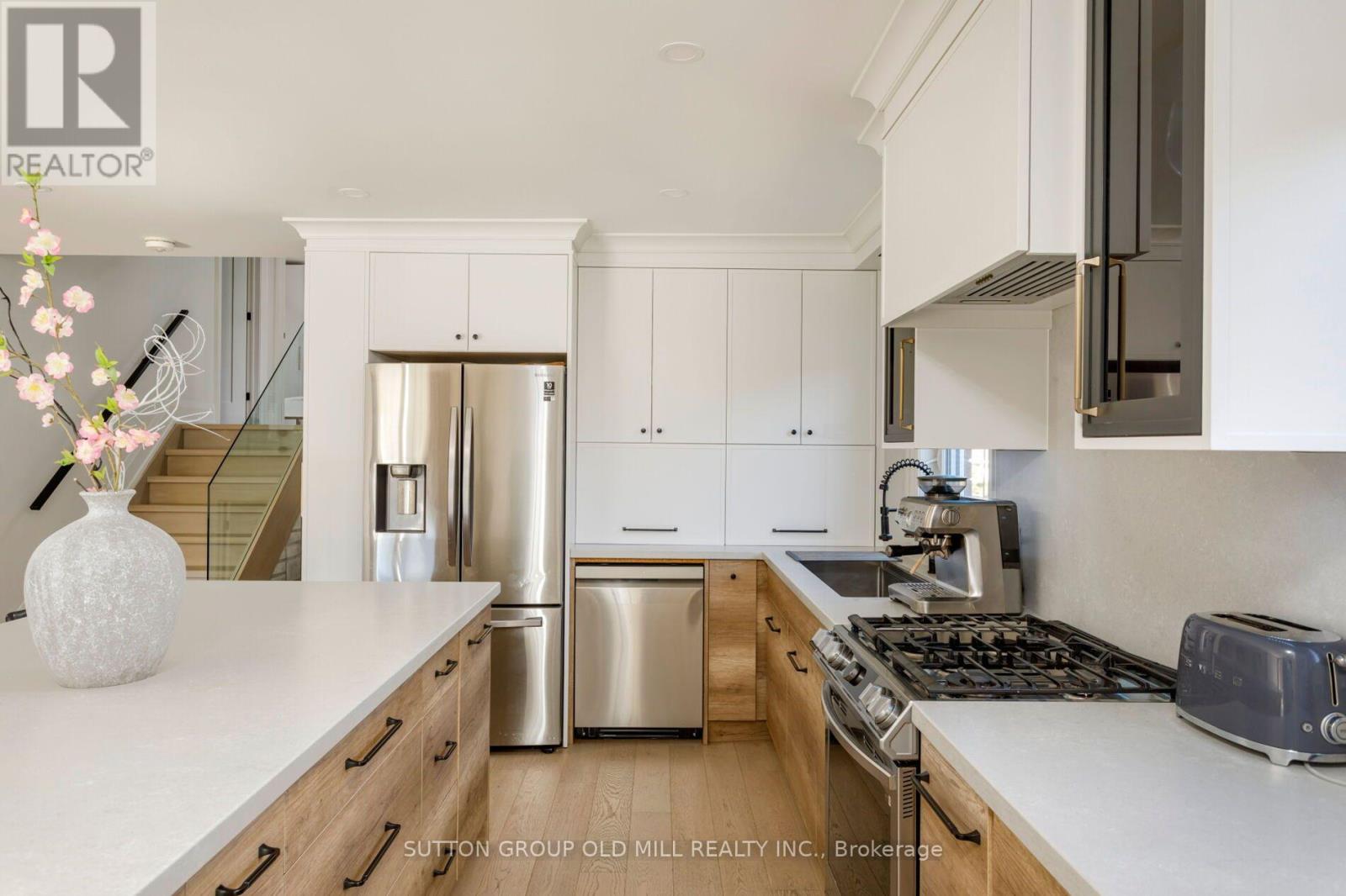1645 Copseholm Trail, Mississauga, Ontario  L4W 2C1 - Photo 5 - W14026408