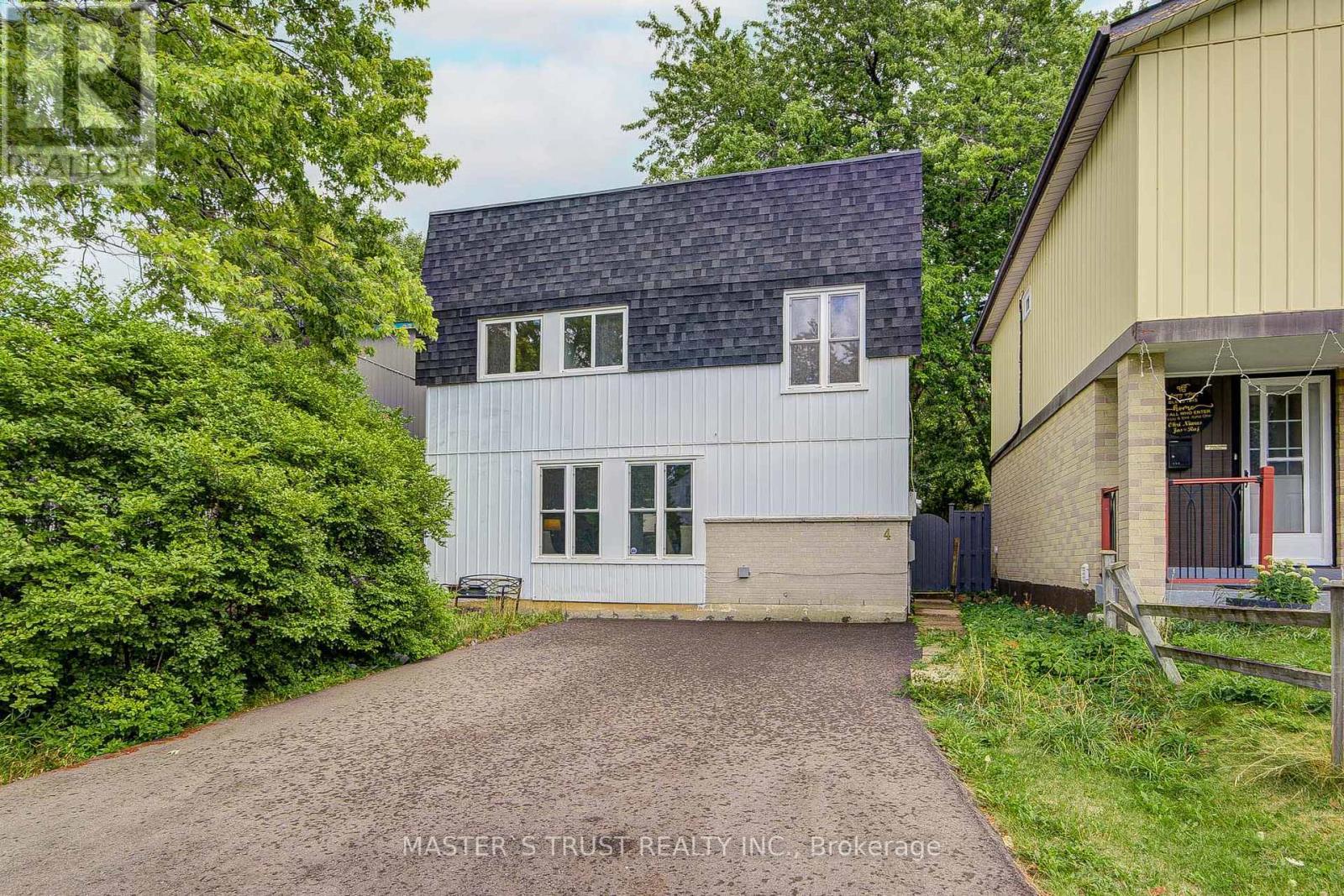 4 Gatsby Square, Brampton, Ontario  L6S 2H4 - Photo 1 - W14026460