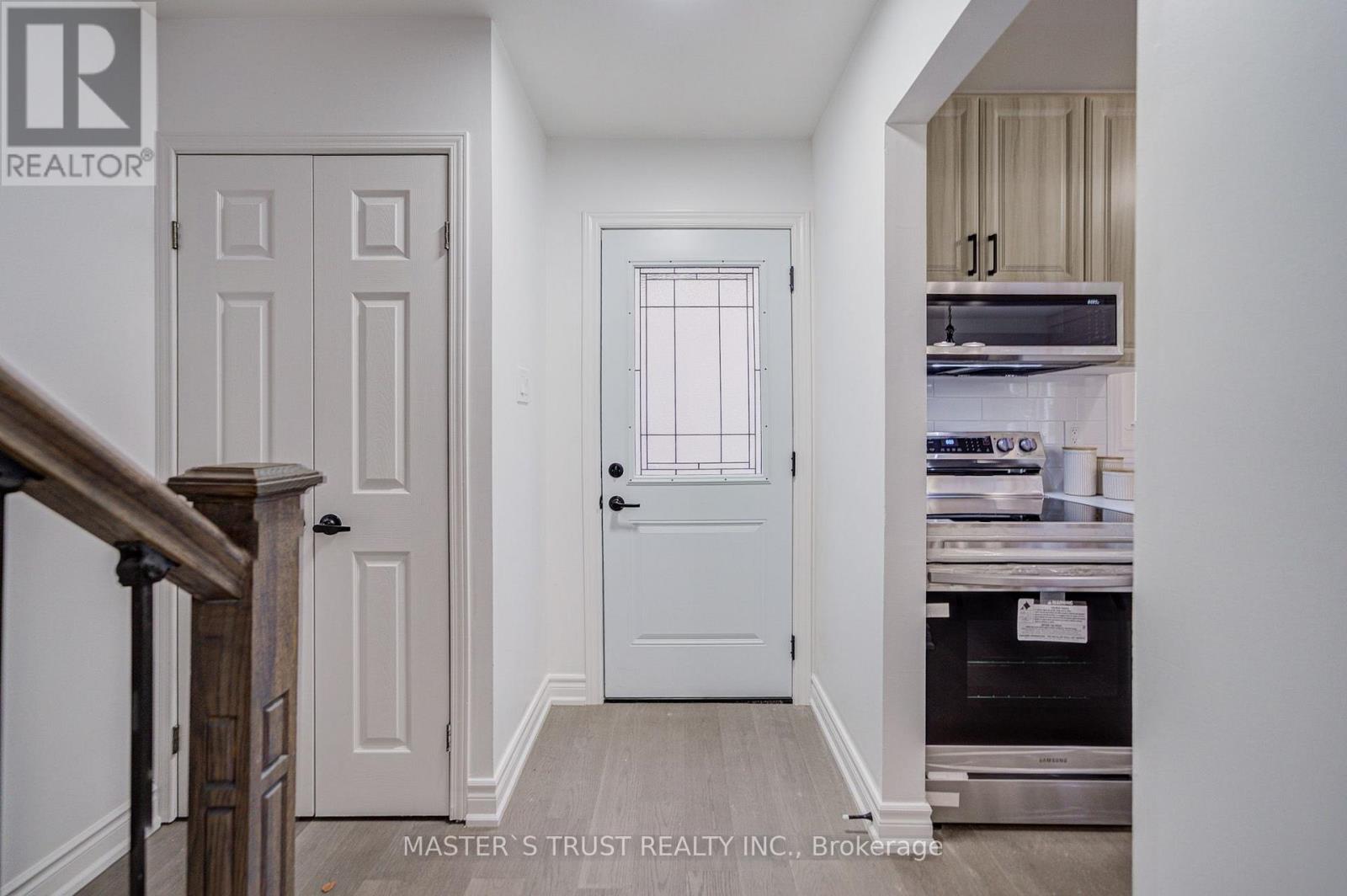 4 Gatsby Square, Brampton, Ontario  L6S 2H4 - Photo 12 - W14026460