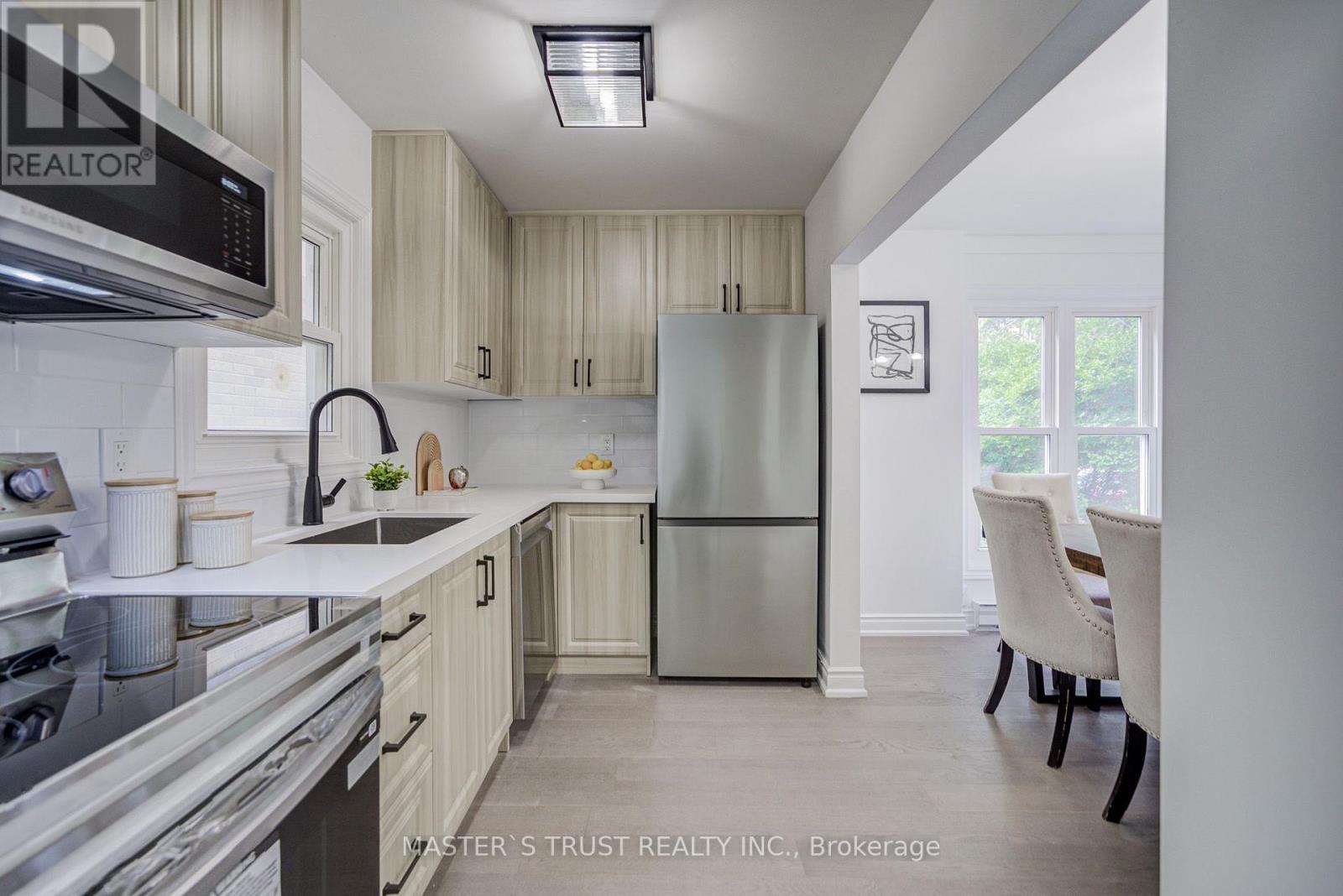 4 Gatsby Square, Brampton, Ontario  L6S 2H4 - Photo 4 - W14026460