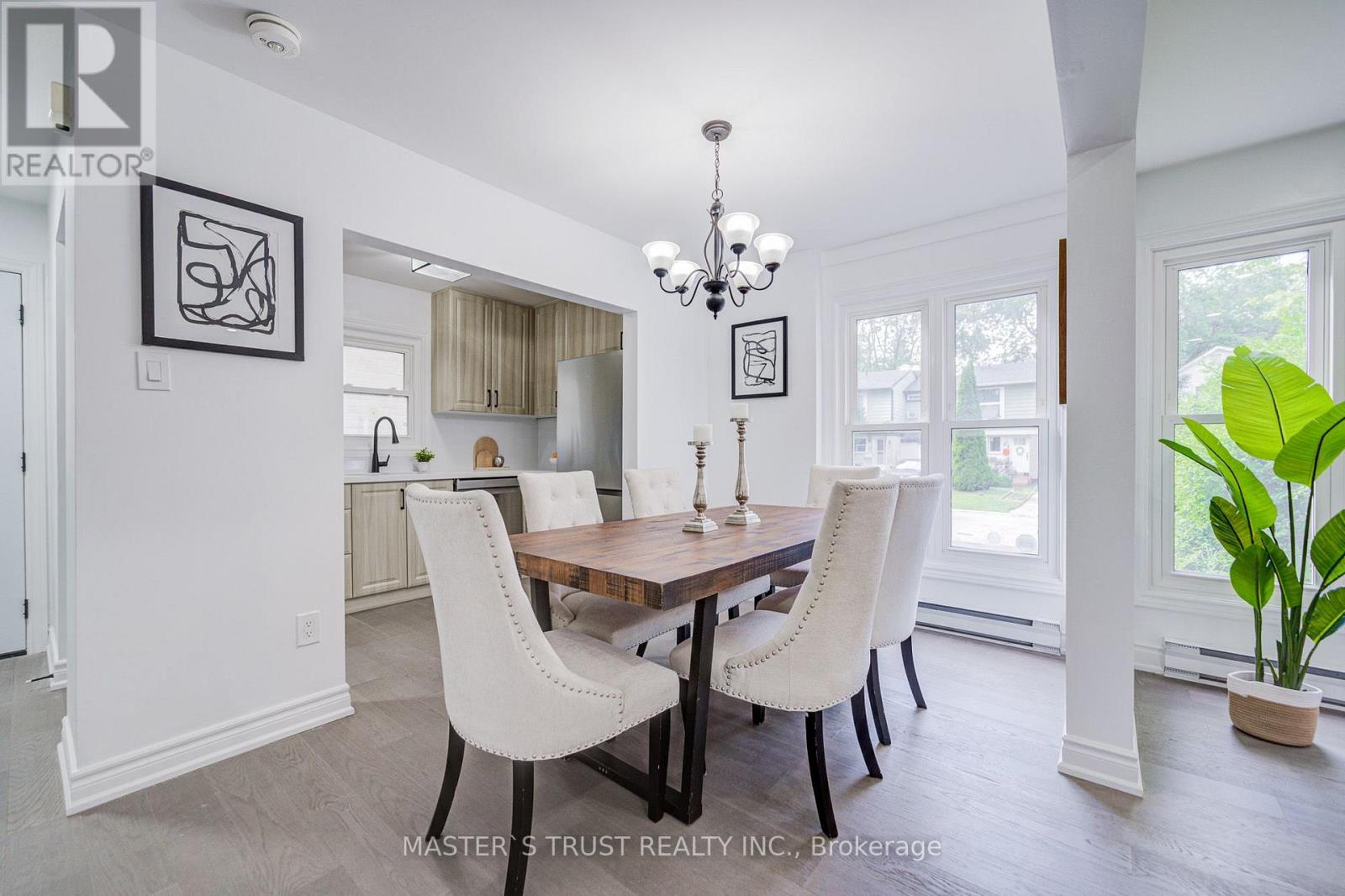 4 Gatsby Square, Brampton, Ontario  L6S 2H4 - Photo 5 - W14026460