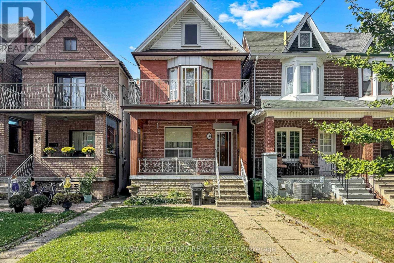 36 EARLSCOURT AVENUE, Toronto, Ontario