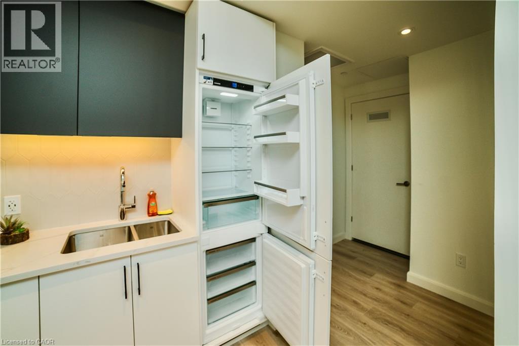 741 King Street W Unit# 1807, Kitchener, Ontario  N2G 1E5 - Photo 10 - 40870540