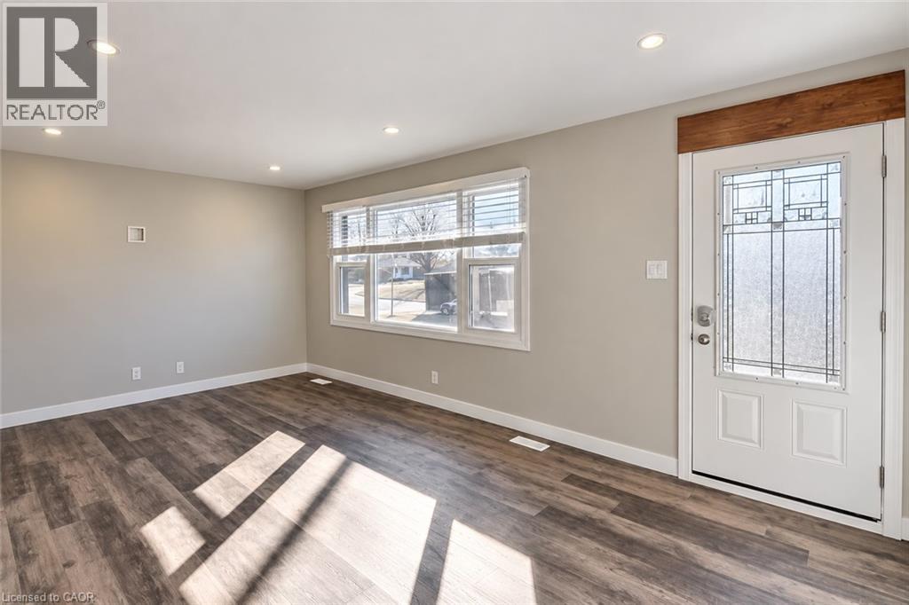 134 Oakside Street, London, Ontario  N5Y 1E7 - Photo 2 - 40869479