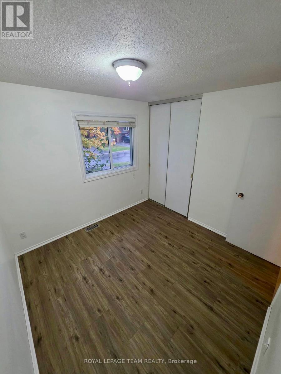 87 Glen Park Drive, Ottawa, Ontario  K1B 3Z1 - Photo 19 - X13766008
