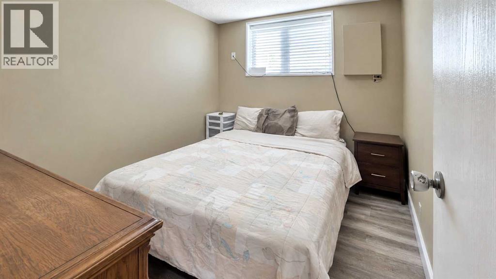 5743 & 5745 53 Street Close, Rocky Mountain House, Alberta  T4T 1M6 - Photo 31 - A2350429