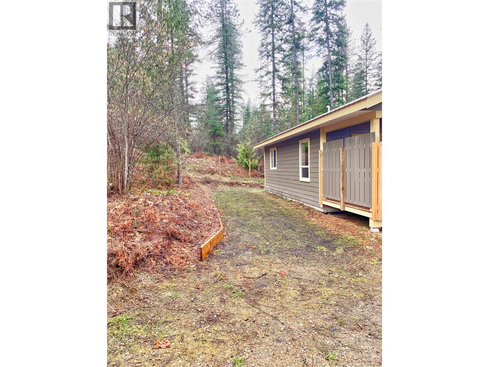 5541 Ducksway Road, Winlaw, BC V0G 2J0