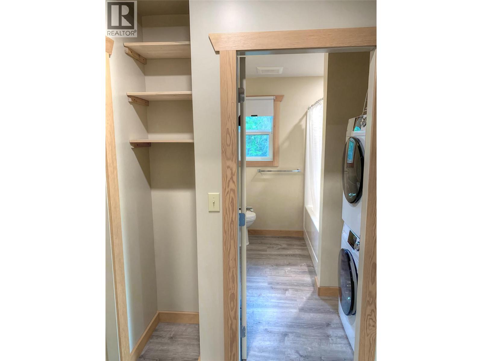 5541 Ducksway Road, Winlaw, BC V0G 2J0