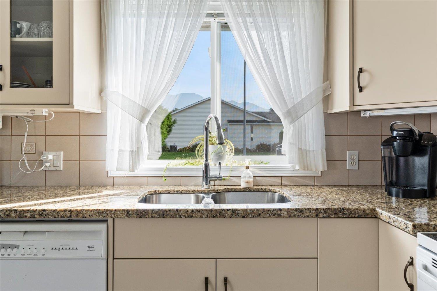 6930 COACH LAMP DRIVE|Sardis West Vedder