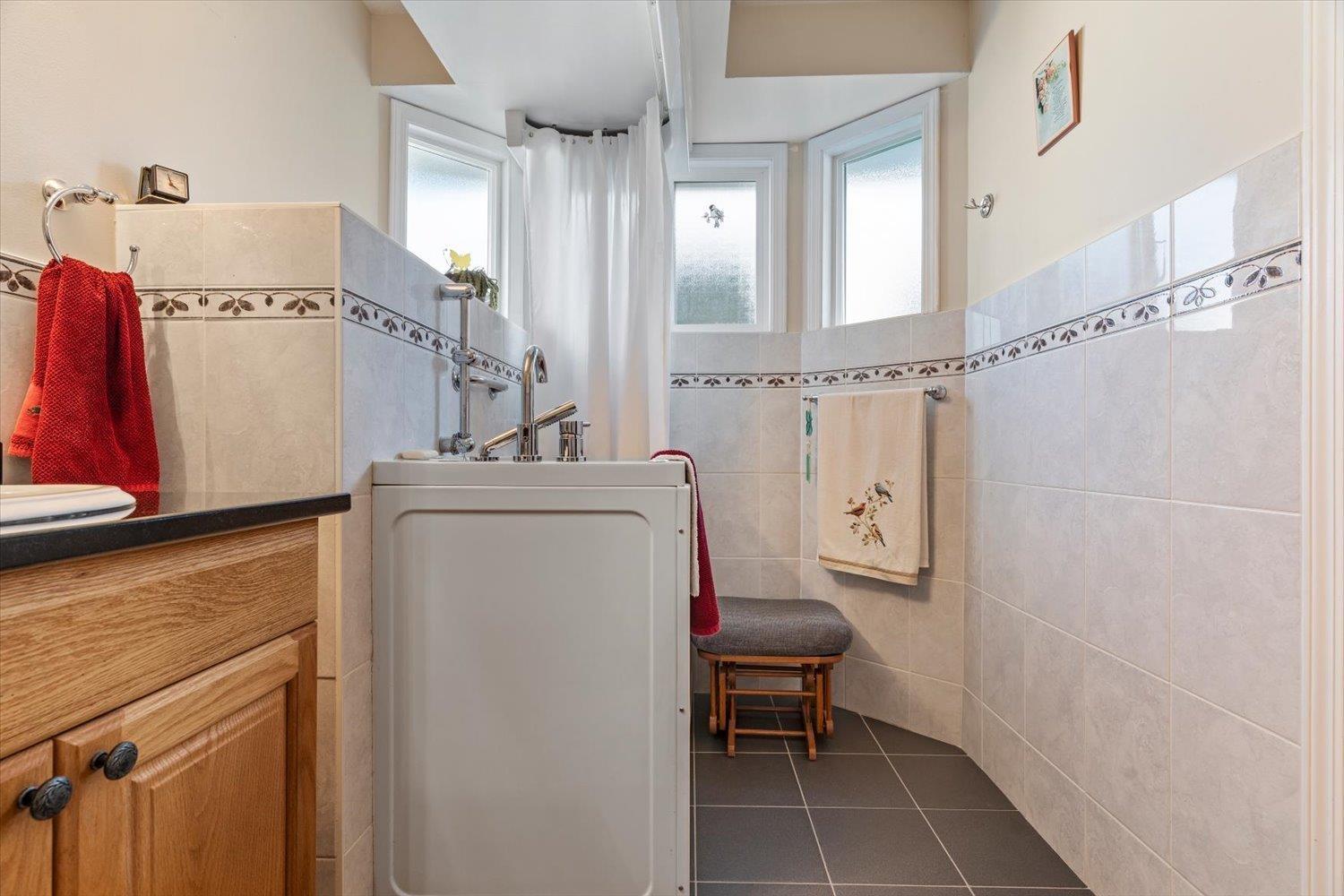 6930 COACH LAMP DRIVE|Sardis West Vedder
