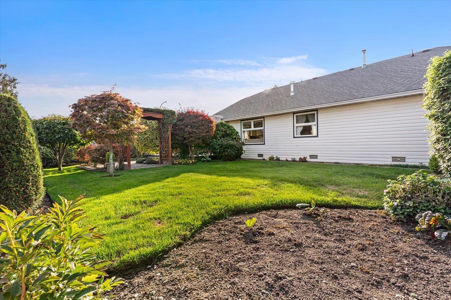 6930 COACH LAMP DRIVE|Sardis West Vedder
