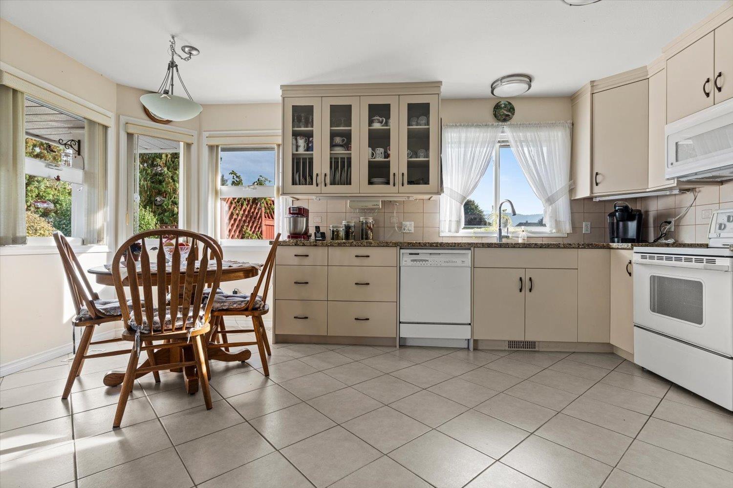 6930 COACH LAMP DRIVE|Sardis West Vedder
