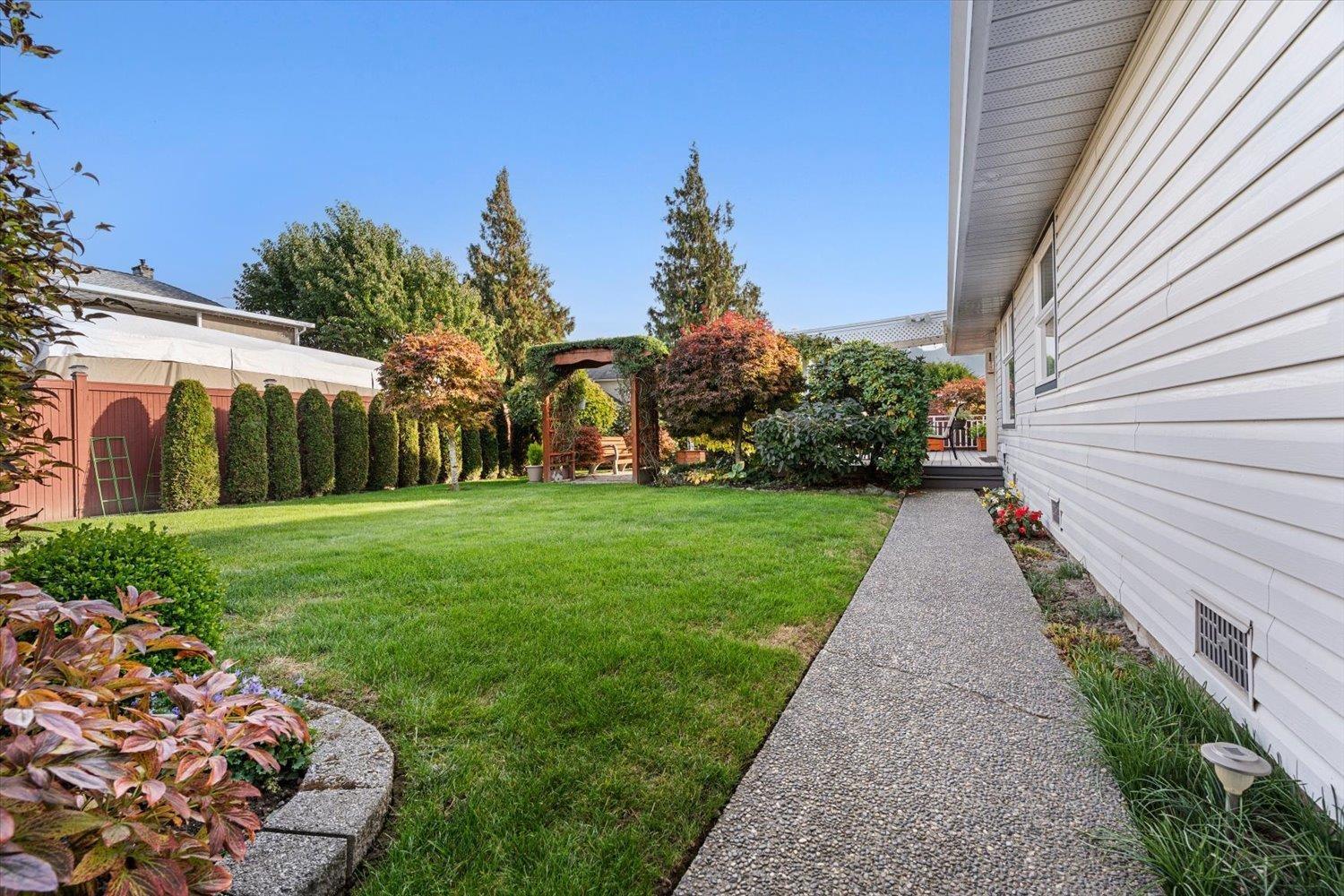 6930 COACH LAMP DRIVE|Sardis West Vedder