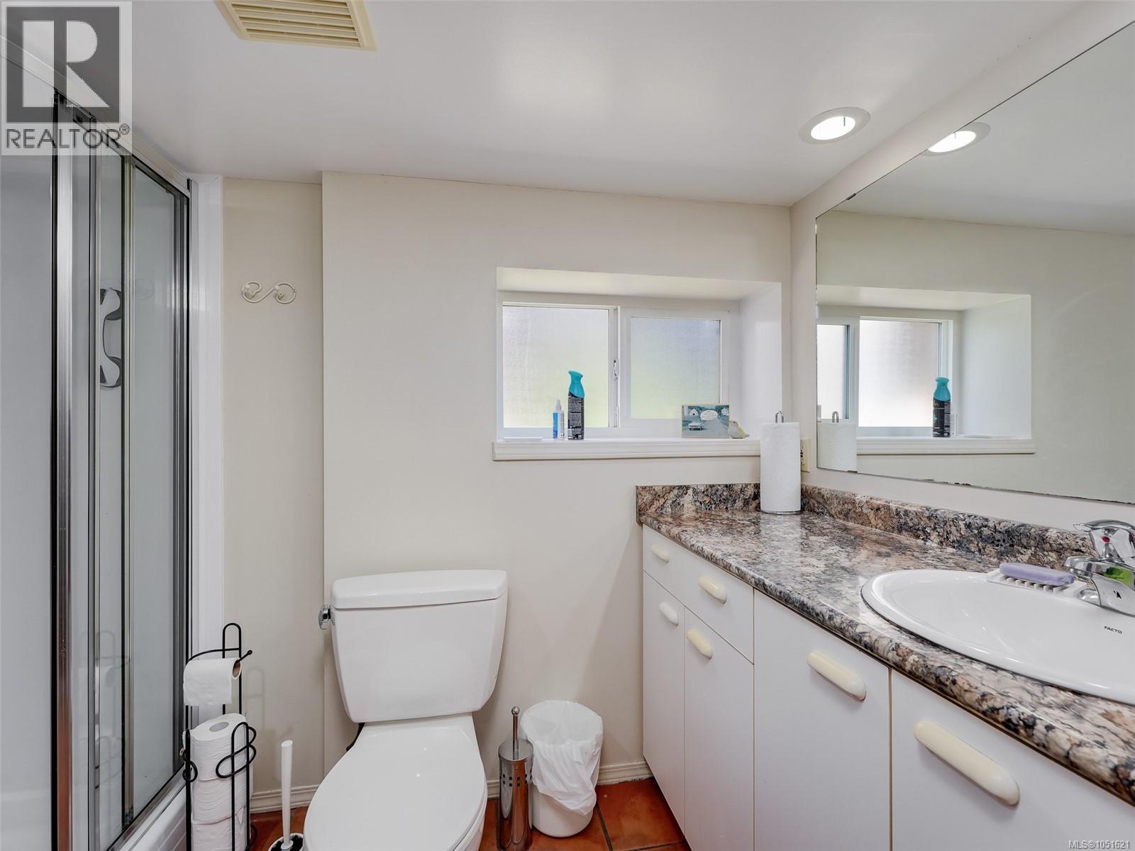 1715 Cedar Ave, Saanich, British Columbia  V8P 1X1 - Photo 24 - 1051621