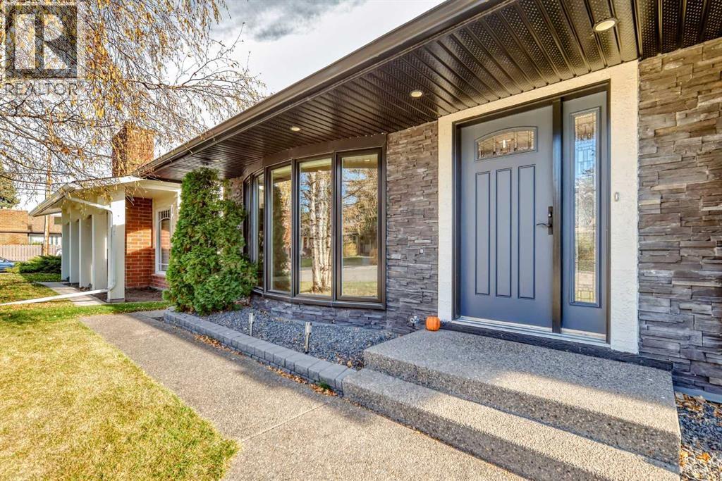 912 Lake Arrow Way SE, Calgary, Alberta  t2j 3c3 - Photo 3 - A2351844