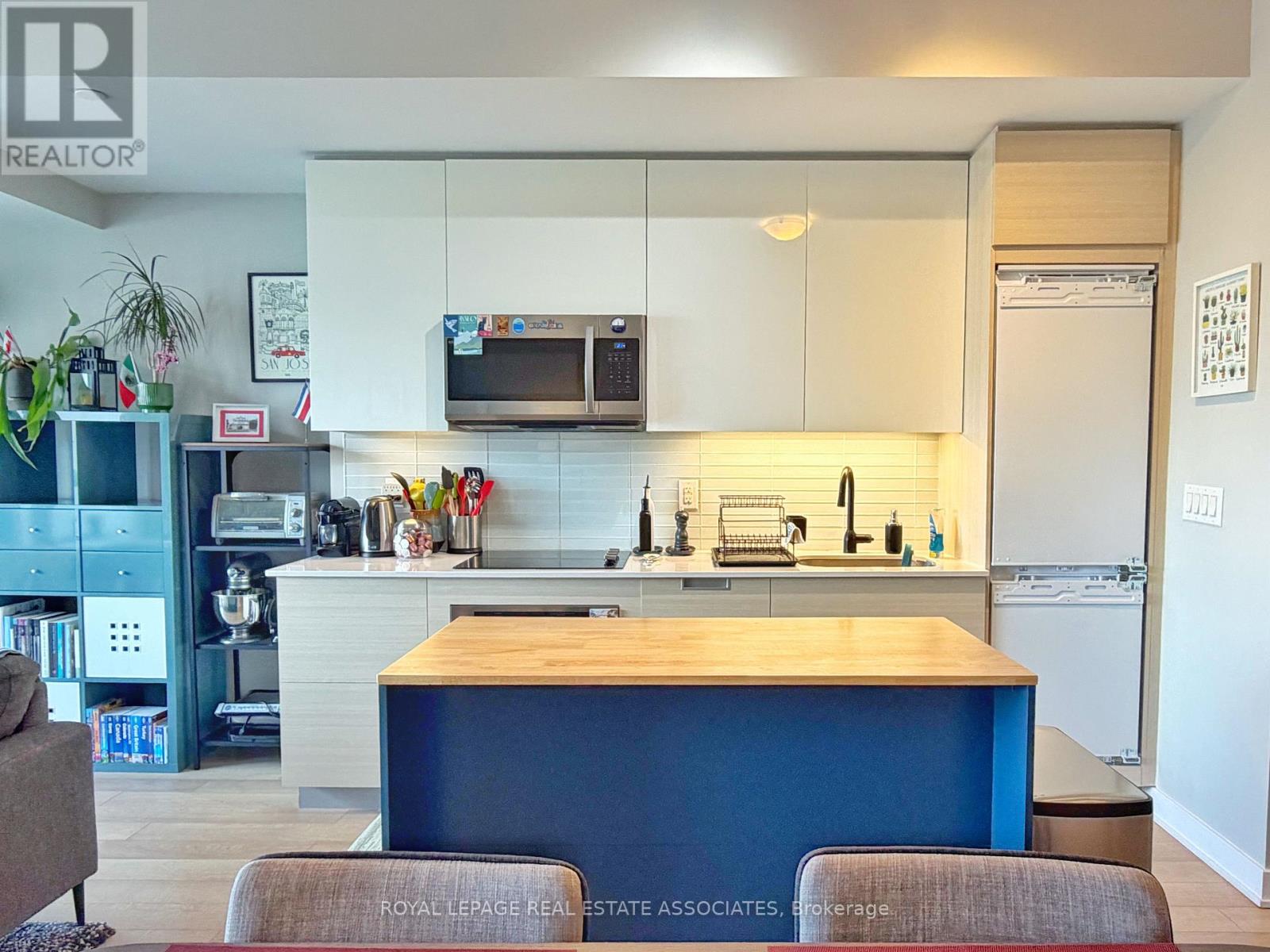 2308 - 210 Simcoe Street, Toronto, Ontario  M5T 0A9 - Photo 3 - C14027492