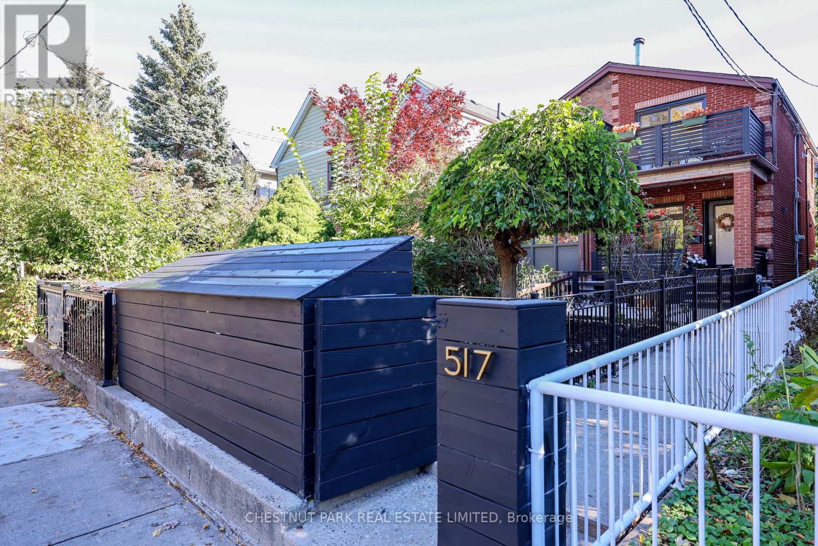517 Crawford Street, Toronto, Ontario  M6G 3J9 - Photo 1 - C14027512