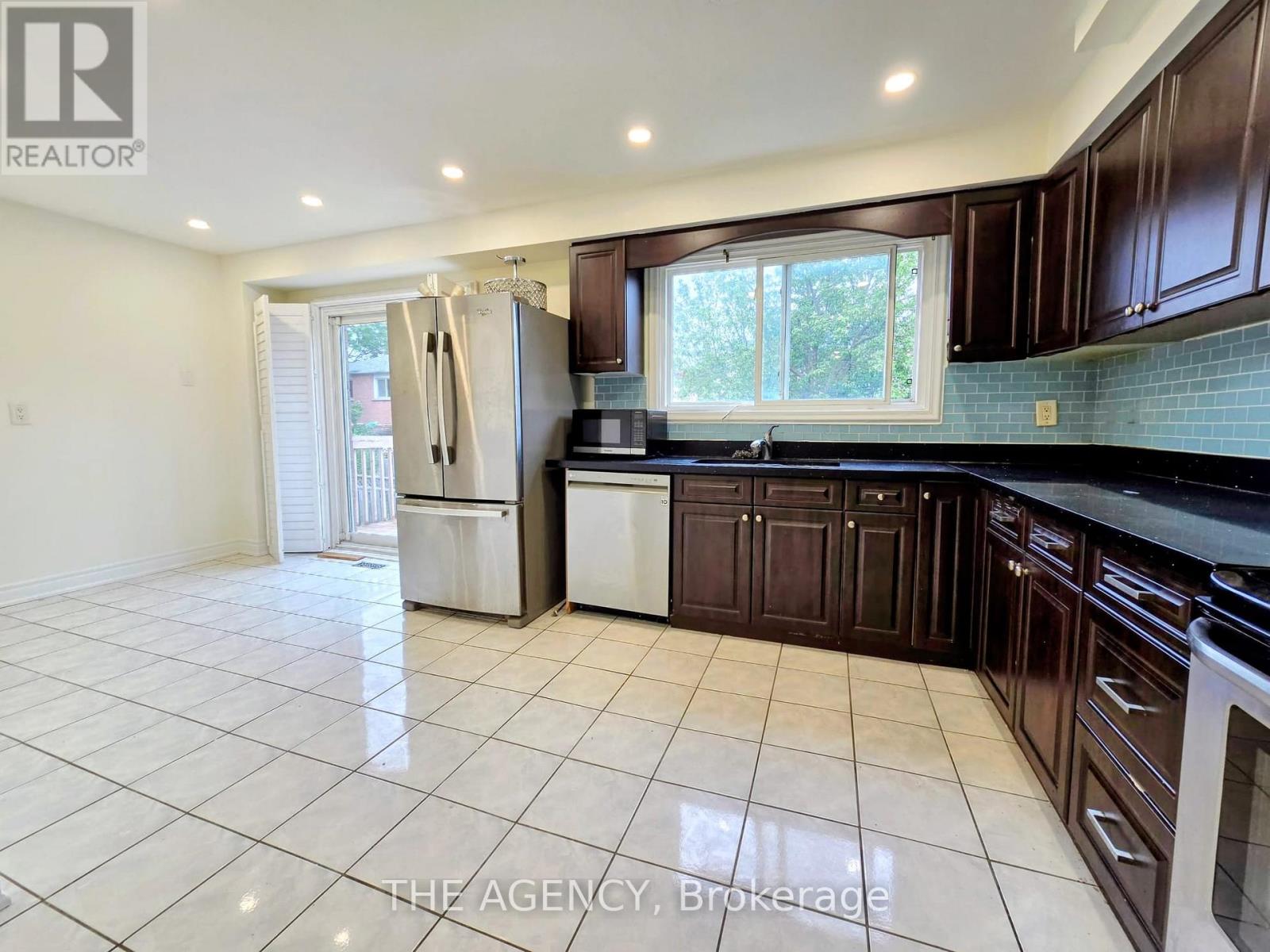 97 Mullen Drive, Ajax, Ontario  L1T 2B3 - Photo 5 - E14027430
