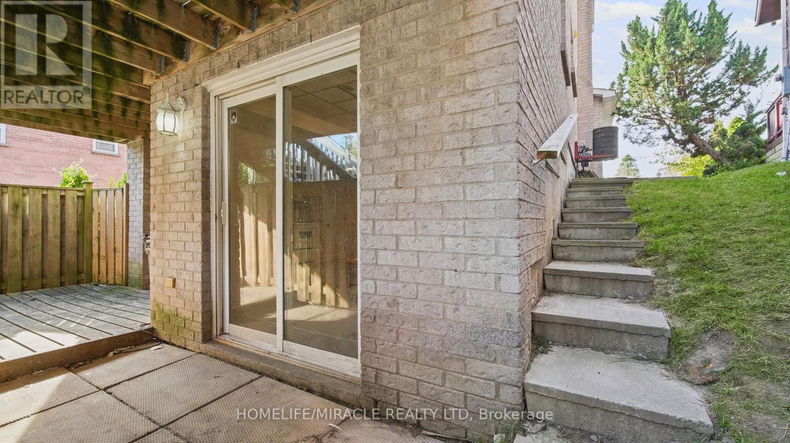 3 Trawley Crescent, Ajax, Ontario  L1S 5Y7 - Photo 5 - E14027440